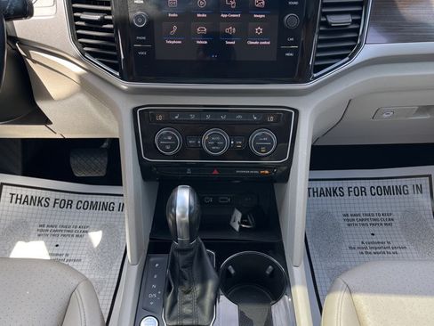 Used 2018 Volkswagen Atlas SEL AWD/4WD image 17