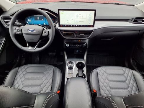 Used 2023 Ford Escape Platinum w/ Premium Technology Package image 10