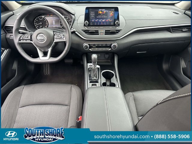 Used 2022 Nissan Altima 2.5 SV w/ SV Premium Package FWD image 16