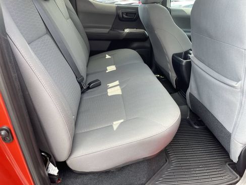 Used 2018 Toyota Tacoma SR5 AWD/4WD image 24