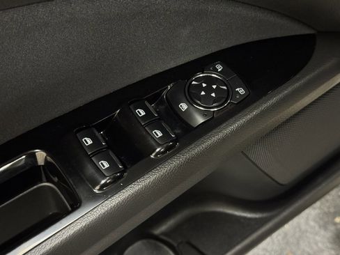 Used 2015 Ford Fusion SE image 13