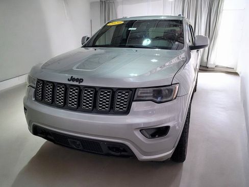 Used 2020 Jeep Grand Cherokee Altitude image 20