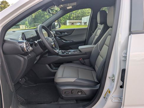 New 2026 Chevrolet Equinox LT w/ Convenience Package II FWD image 12