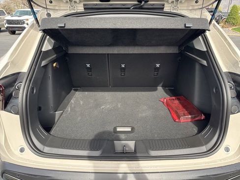 New 2026 Chevrolet Trax ACTIV w/ Sunroof Package FWD image 11