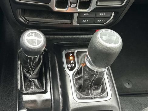 Used 2023 Jeep Wrangler Unlimited Sahara w/ Cold Weather Group AWD/4WD image 30