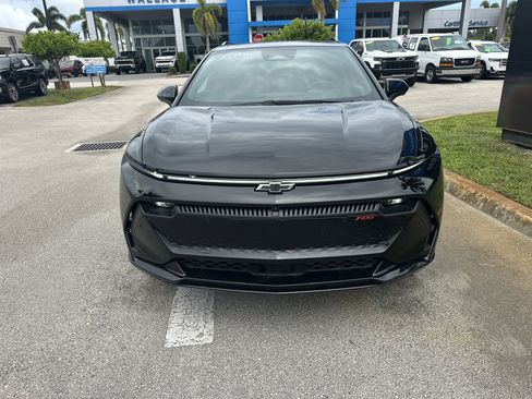 New 2025 Chevrolet Equinox EV RS image 3