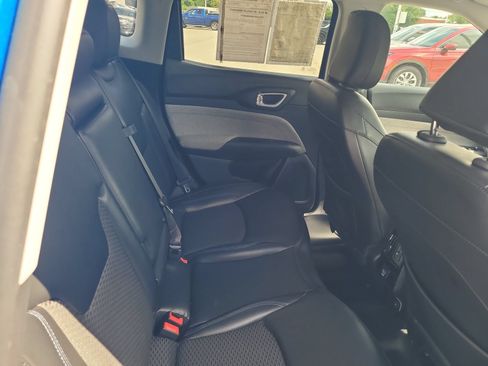 Used 2022 Jeep Compass Latitude AWD/4WD image 24