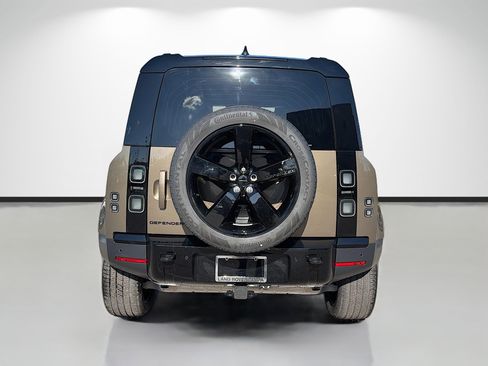 New 2026 Land Rover Defender 110 S image 4