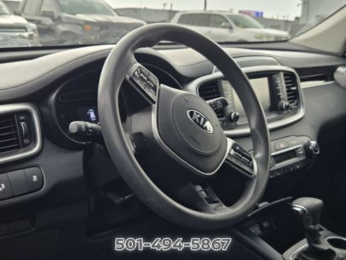Used 2019 Kia Sorento FWD V6 image 9