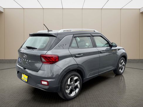 Certified 2024 Hyundai Venue Limited image 3