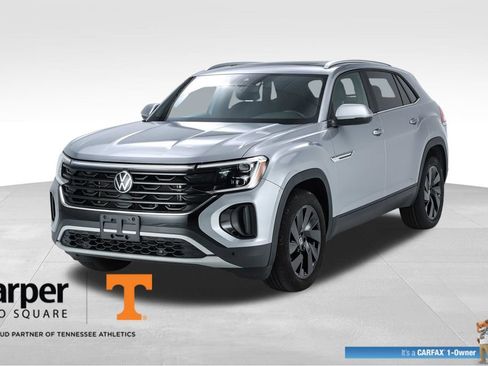 Used 2024 Volkswagen Atlas Cross Sport SE AWD/4WD image 1