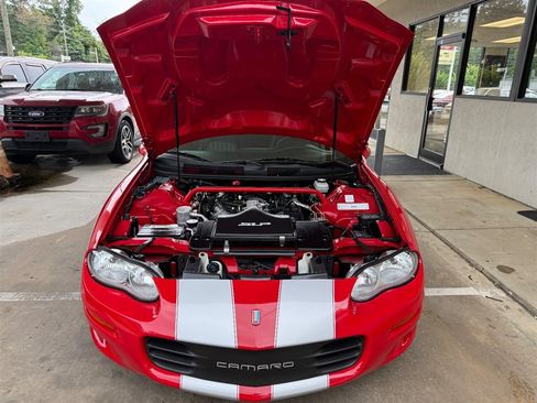 Used 2002 Chevrolet Camaro Z28 w/ SS Performance/Appearance Pkg RWD image 15
