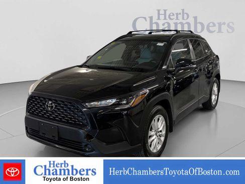 Used 2024 Toyota Corolla Cross LE w/ Moonroof Package AWD/4WD image 10
