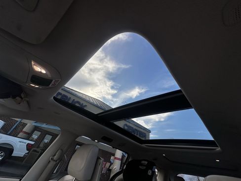 Used 2018 Chrysler Pacifica Limited w/ Advanced Safetytec Group image 4