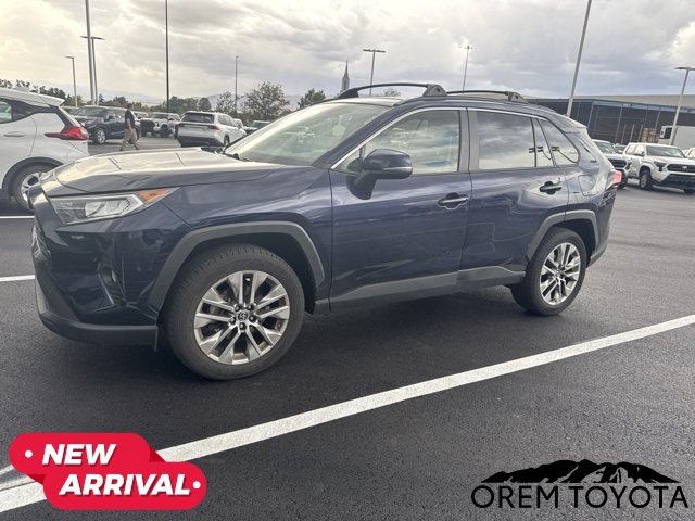 Used 2019 Toyota RAV4 XLE Premium w/ Cold Weather Package FWD image 7