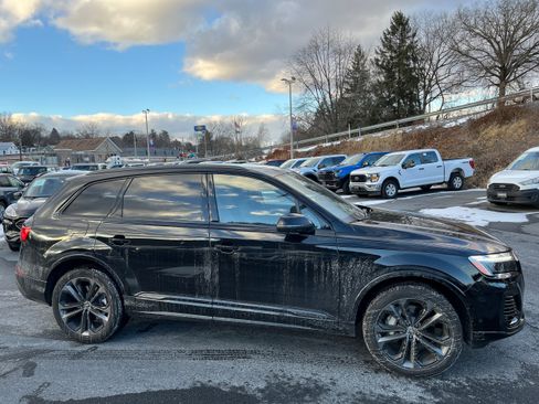 Used 2025 Audi Q7 3.0T Premium Plus image 4