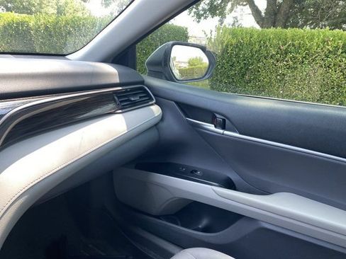 Used 2019 Toyota Camry LE FWD image 22