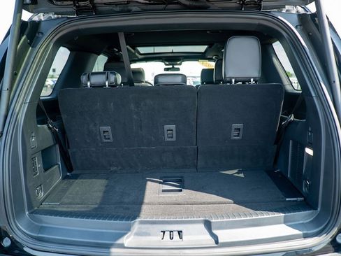 Used 2024 Ford Expedition Platinum image 12