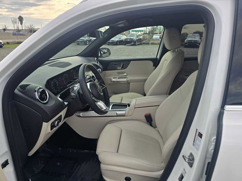 Used 2026 Mercedes-Benz GLB 250 image 23