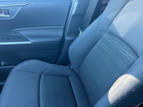 Used 2024 Toyota RAV4 SE image 31