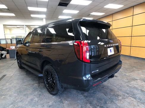 Used 2025 Ford Expedition Active AWD/4WD image 5