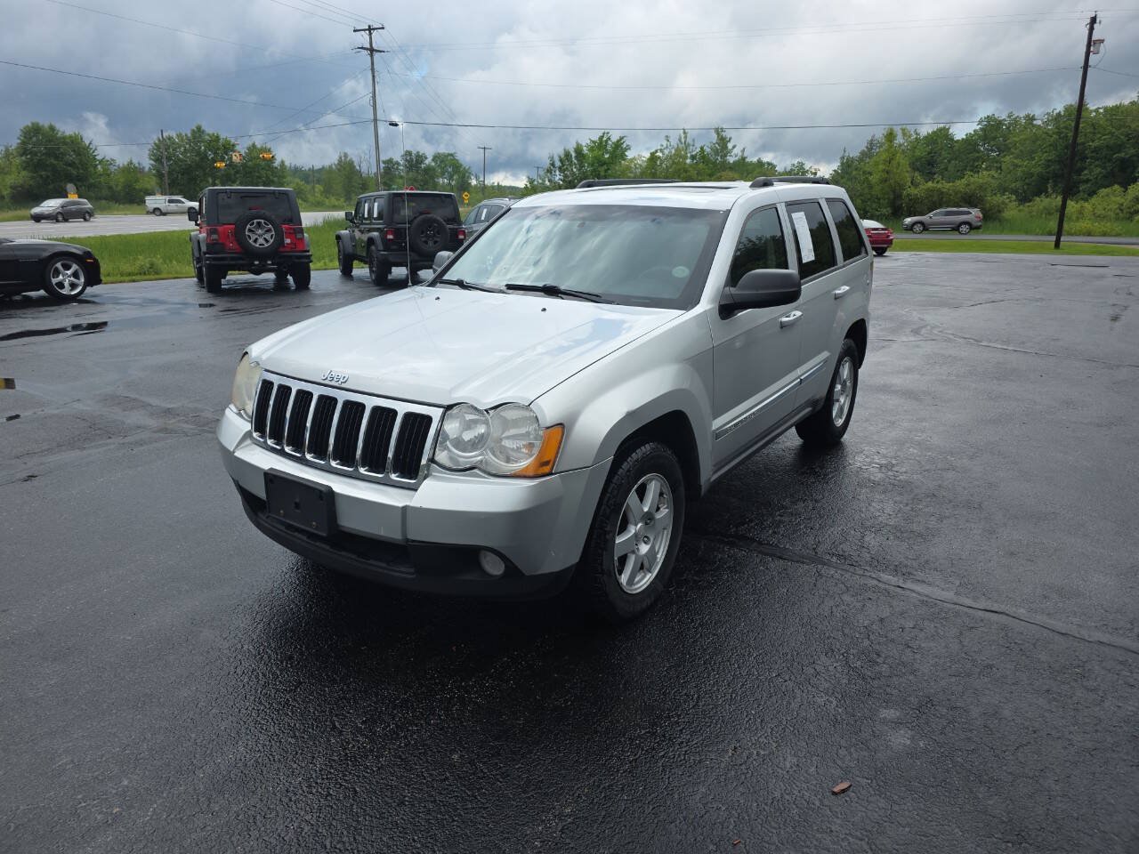 Used 2008 Jeep Grand Cherokee Laredo w/ Sun/Sound Group AWD/4WD image 2
