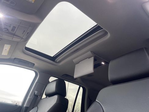 Used 2020 GMC Yukon SLT w/ Graphite Performance Edition image 17