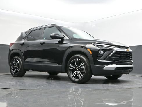 Certified 2026 Chevrolet TrailBlazer LT w/ Driver Confidence Package image 35