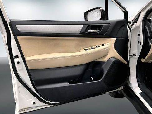 Used 2015 Subaru Outback 2.5i Premium image 19