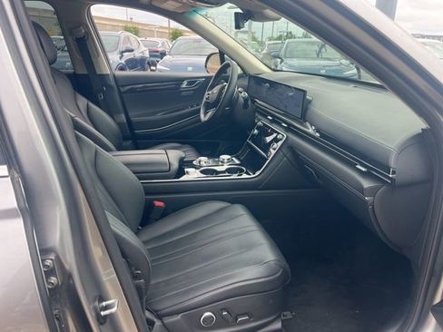 Used 2025 Genesis GV80 2.5T Standard image 8