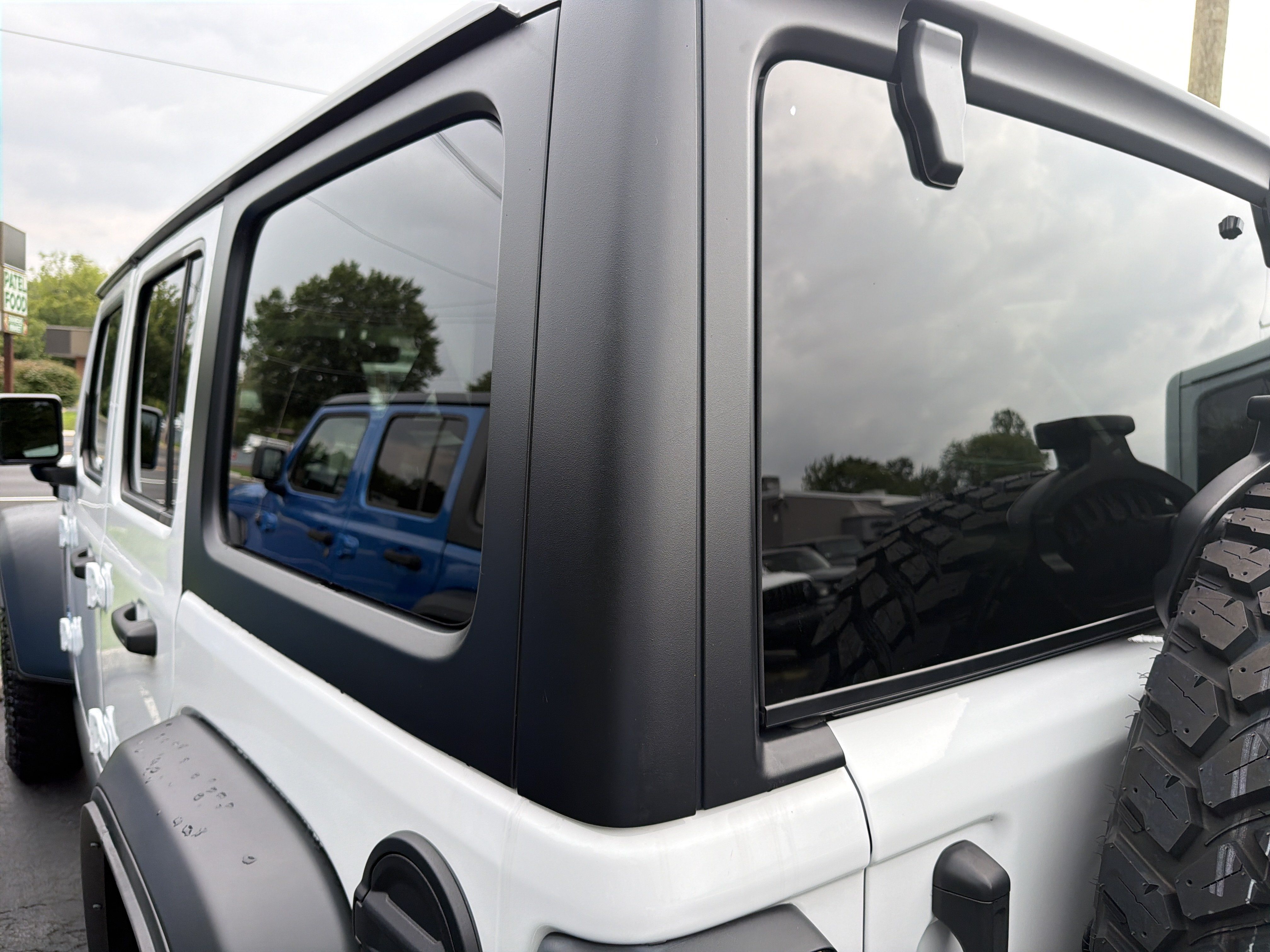 Certified 2023 Jeep Wrangler Unlimited w/ Cold Weather Group AWD/4WD image 12