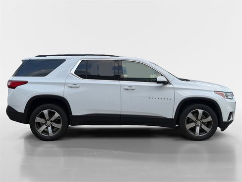 Used 2019 Chevrolet Traverse LT w/ LT Premium Package image 3