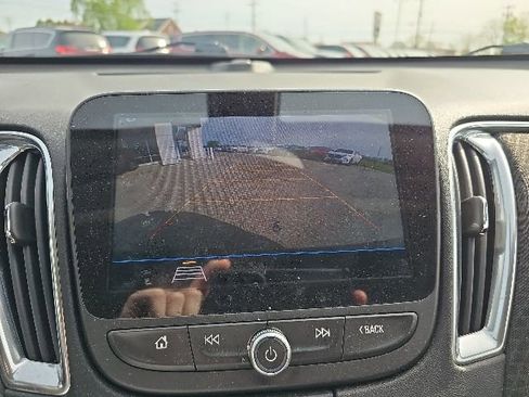 Used 2019 Chevrolet Malibu LT FWD image 13