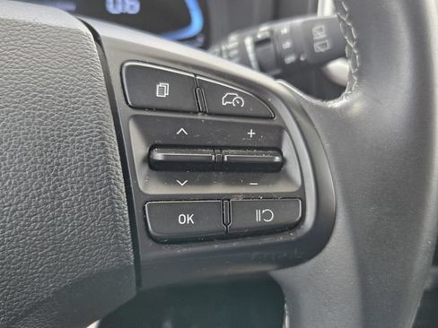 Used 2024 Hyundai Venue SEL FWD image 21