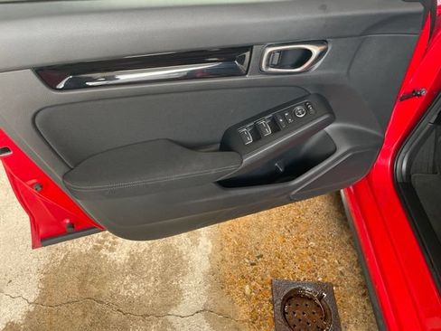 Used 2025 Honda Civic Sport image 26