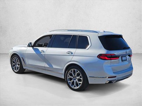 Used 2025 BMW X7 xDrive40i w/ Premium Package image 8