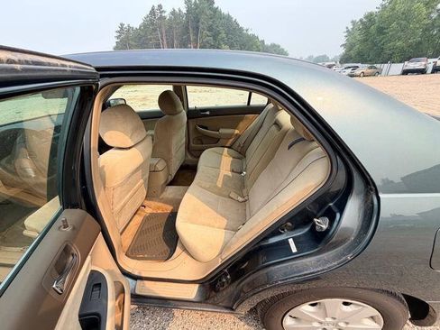 Used 2004 Honda Accord LX image 23