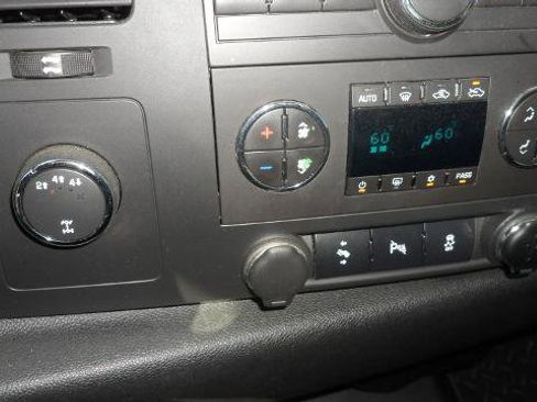 Used 2013 GMC Sierra 2500 SLE w/ SLE Preferred Package image 25