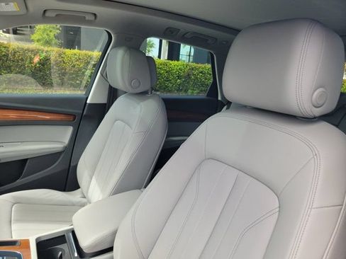Certified 2022 Audi Q5 2.0T Premium Plus w/ Premium Plus Package AWD/4WD image 16