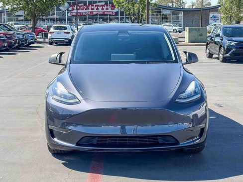 Used 2023 Tesla Model Y Performance image 6