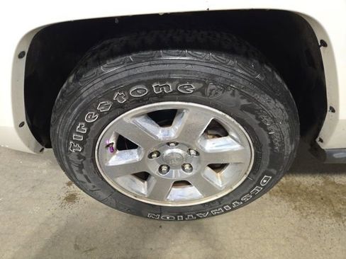 Used 2007 Jeep Commander Limited w/ Trailer Tow Group IV image 11