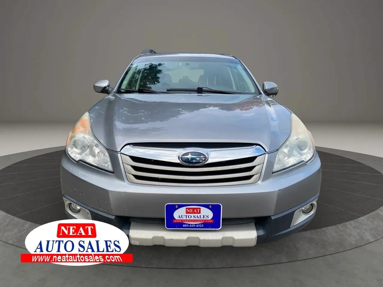 Used 2010 Subaru Outback 2.5i Limited AWD/4WD image 2