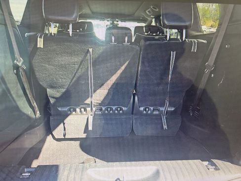 Used 2025 Chrysler Pacifica Limited image 17