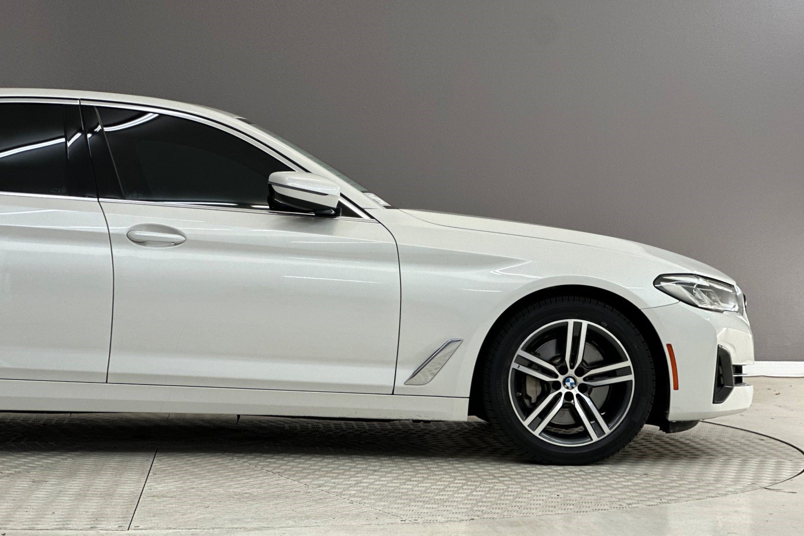 Certified 2023 BMW 530i w/ Convenience Package RWD image 34