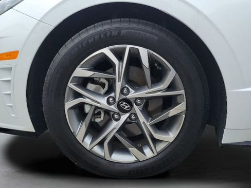 Used 2020 Hyundai Sonata SEL w/ Convenience + Sunroof Package FWD image 3