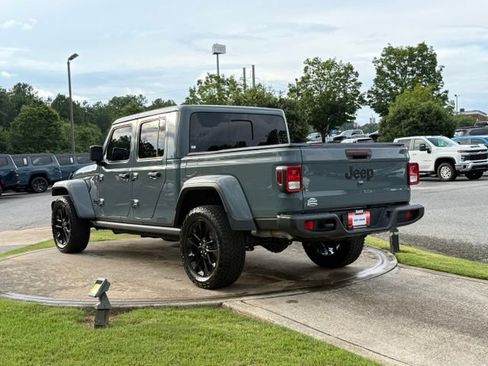 Used 2025 Jeep Gladiator Sport AWD/4WD image 5