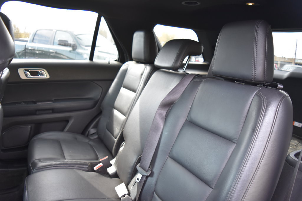 Used 2015 Ford Explorer XLT w/ Equipment Group 202A AWD/4WD image 10