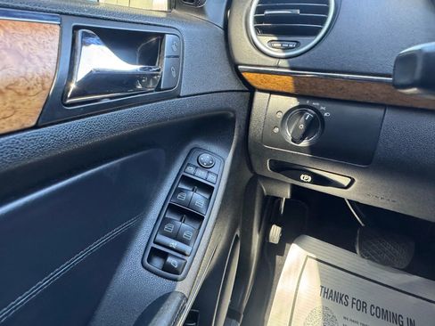 Used 2012 Mercedes-Benz GL 550 4MATIC image 25