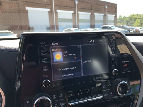 Certified 2022 Toyota Highlander XLE AWD/4WD image 21