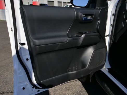 Used 2023 Toyota Tacoma TRD Off-Road image 30